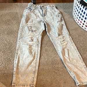 Kohl's jeans. I never wore them but I took the tags off